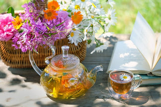 7 Mood-enhancing Healthy Teas good for a calming routine